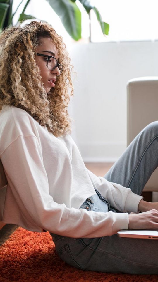 Lady working on the computer